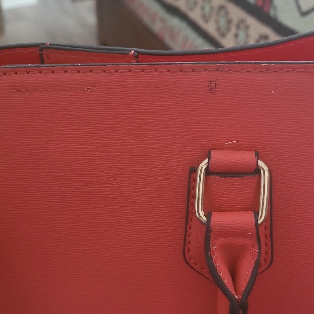 Elegant Coral Handbag with Scarf Accent - Picture 5 of 6